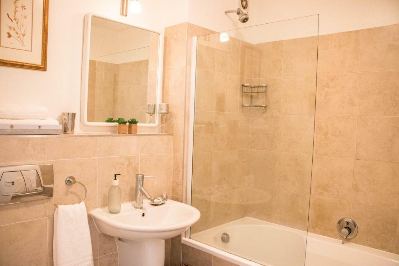 Queens Gate - Modern Townhouse - Wifi - Parking Apartment Cape Town